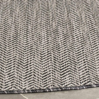 SAFAVIEH Outdoor Round Rug 4' - Image 3