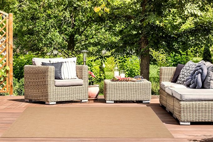 SAFAVIEH Outdoor Area Rug 6'7"x9'6" - Image 8