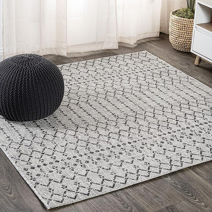 JONATHAN Y Moroccan Geometric Indoor Outdoor Square Area Rug 5X5 Light by JONATHANY