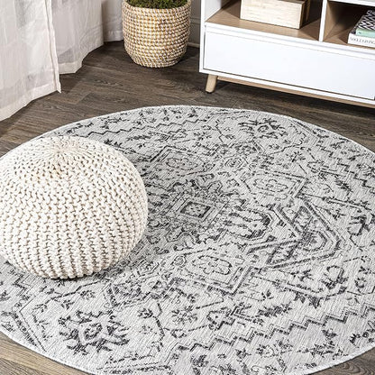 JONATHAN Y Boho Medallion Indoor Outdoor Round Area Rug 5 Ft Black/Gray by JONATHANY