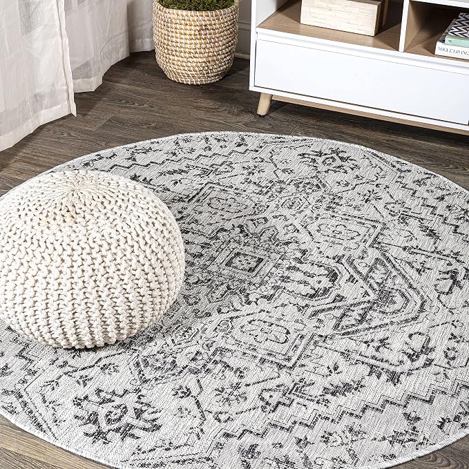 JONATHAN Y Boho Medallion Indoor Outdoor Round Area Rug 9 Ft Black/Gray by JONATHANY