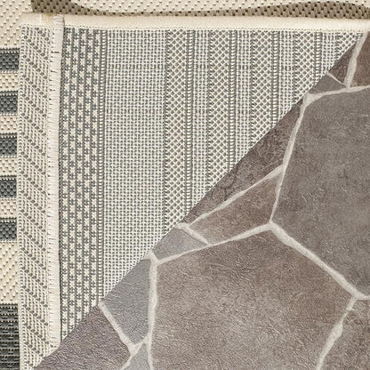 SAFAVIEH Courtyard Collection Area Rug - Image 4