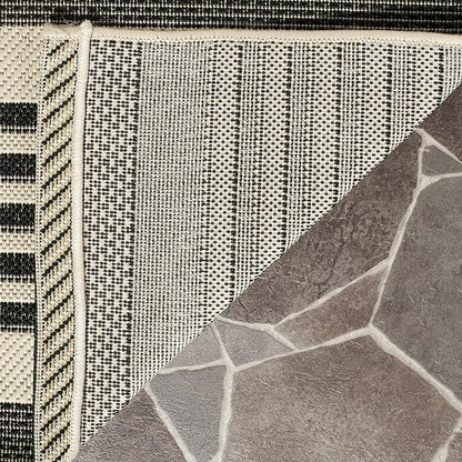 SAFAVIEH Washable Rug Outdoor Courtyard Collection - Image 4