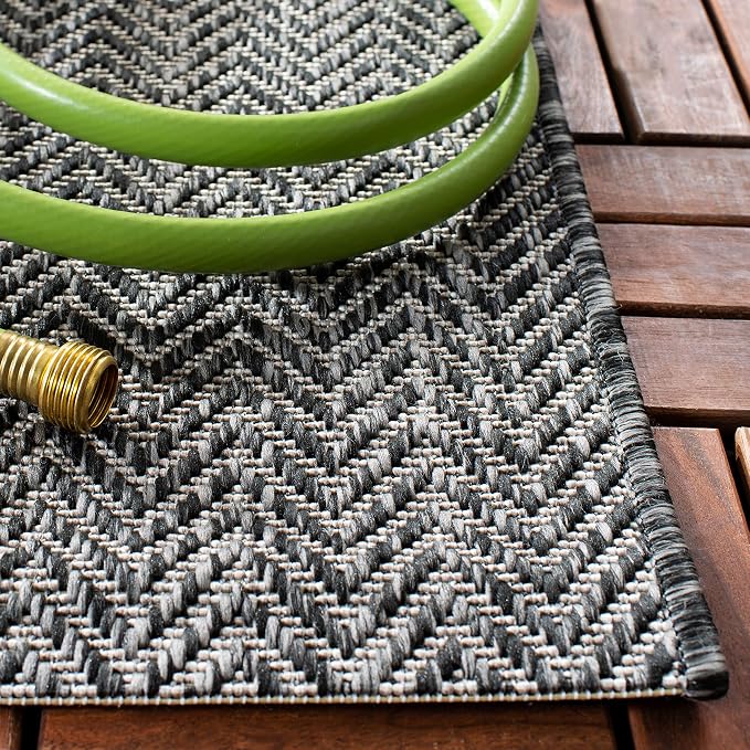 SAFAVIEH Outdoor Runner Rug 2'3"x20' - Image 5