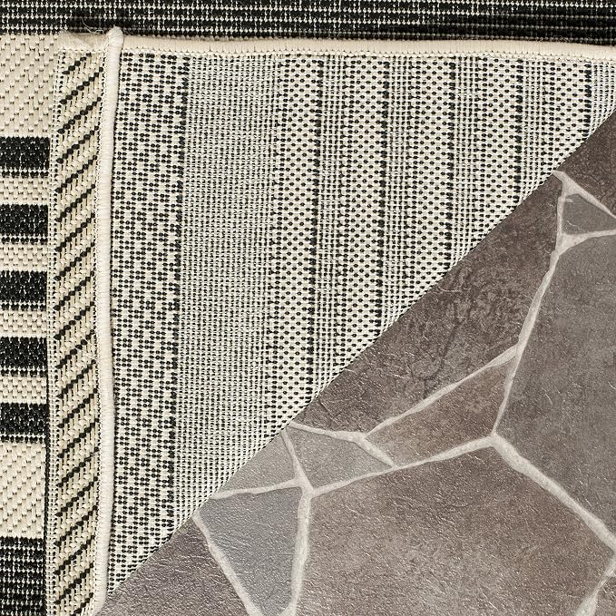 SAFAVIEH Washable Rug Outdoor Courtyard Collection - Image 9